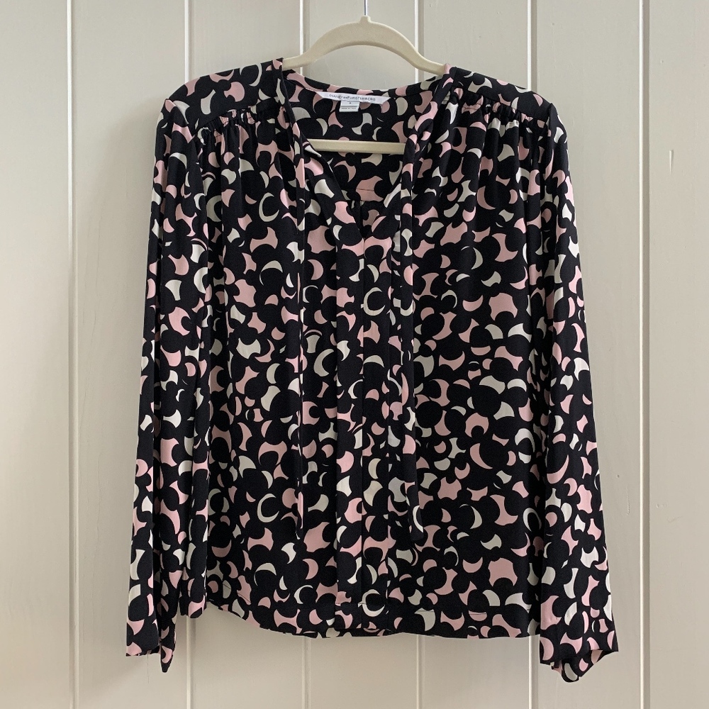 Diane von Furstenberg 100% Silk Blouse Size 6